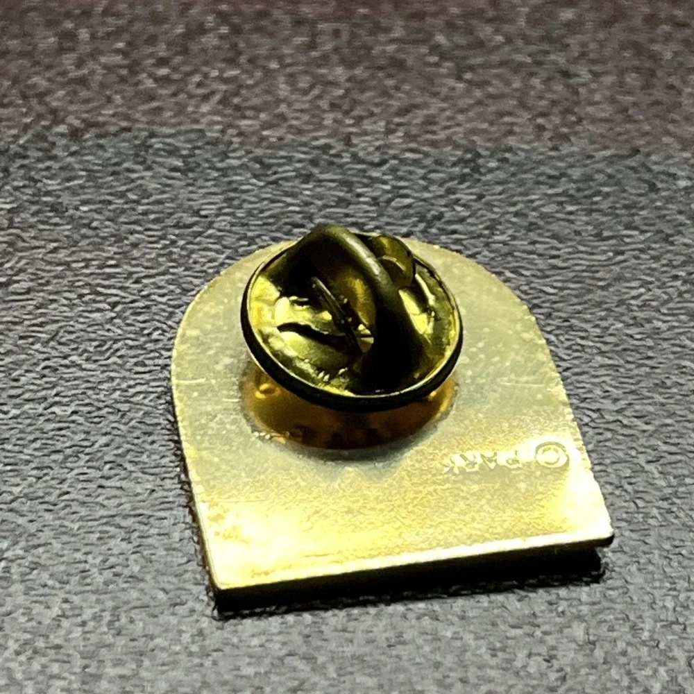 State Of Texas Howling Wolf Full Moon Lapel Hat‎ Pin